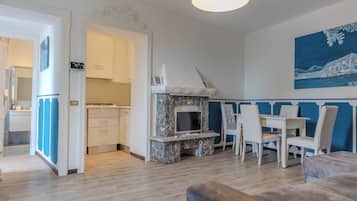 Deluxe Apartment | Private kitchen