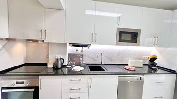 Fridge, microwave, oven, coffee/tea maker