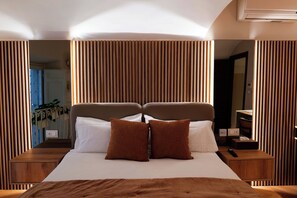 1 bedroom, desk, free WiFi, bed sheets