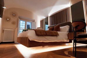 1 bedroom, desk, free WiFi, bed sheets