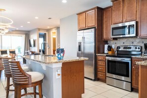 Mikrowelle, Ofen, Herdplatte, Geschirrspüler