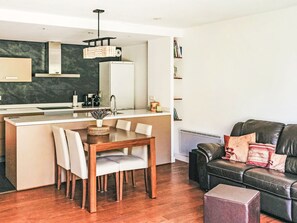 TV - Apartment Ferreries with heated swimming pool, garden, WiFi, equipped kitchen (Saillagouse)