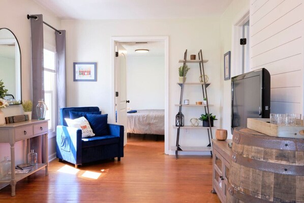 2 slaapkamers, een strijkplank/strijkijzer, wifi, beddengoed