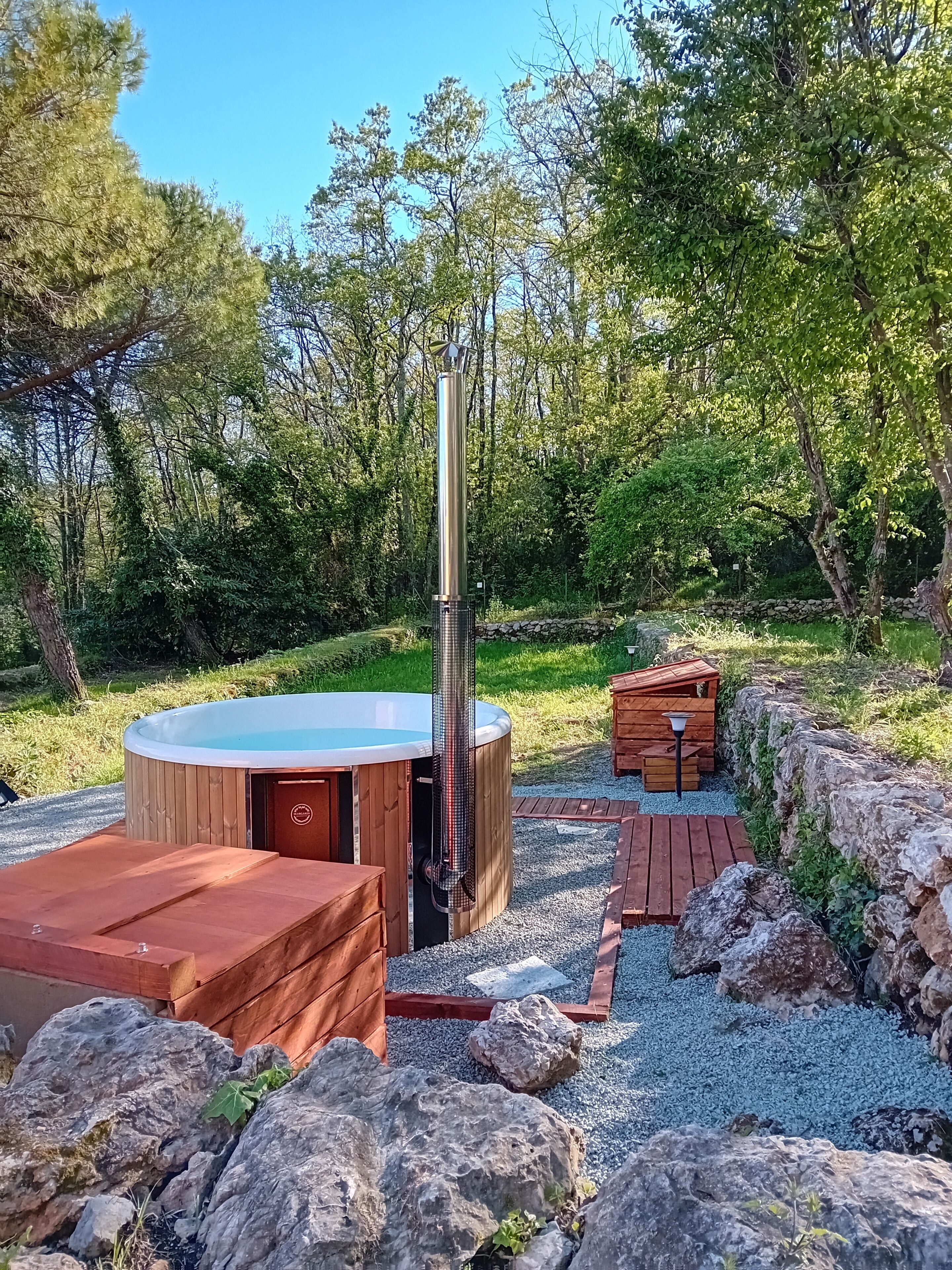 Bain à remous extérieur
