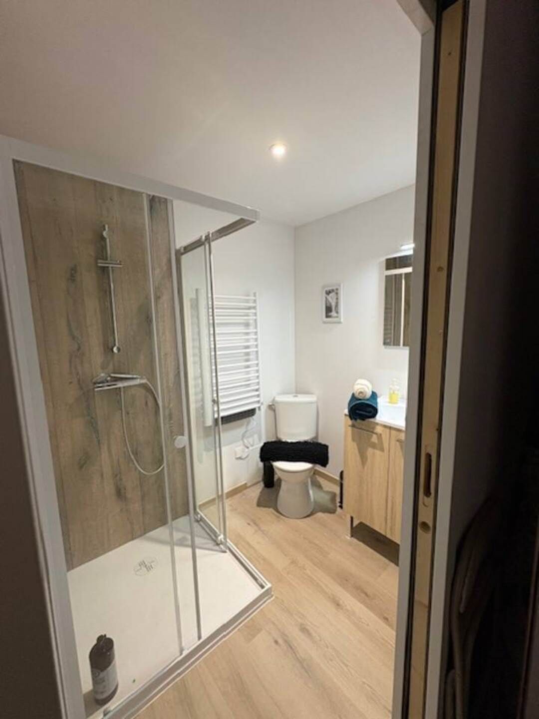 Hårføner og håndklær