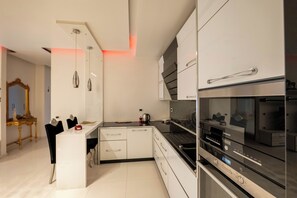 Apartment, 2 Bedrooms, Balcony | Private kitchen