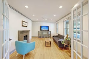 Living area - The Delsey: family home steps away from Park Circle (North Charleston)