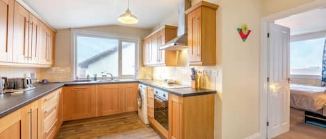 Lave-vaisselle, chaise haute