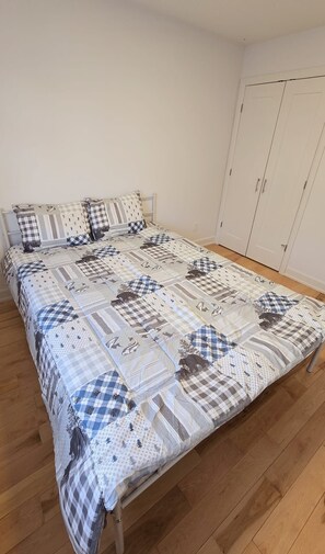 5 Schlafzimmer, Bügeleisen/Bügelbrett, WLAN, Bettwäsche