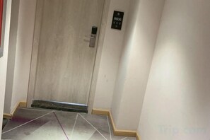 Gambar tidak terklasifikasi, 4 dari 40, tombol