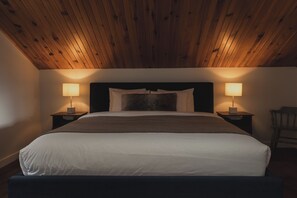 4 chambres, bureau, fer et planche à repasser, lit parapluie