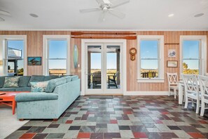 TV, fireplace, DVD player, books