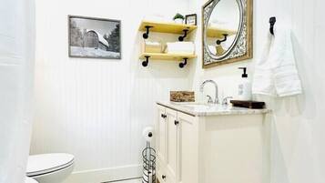 Hårtork och handdukar