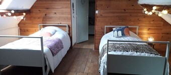 Cosy house with fireplace in Les Coudrais