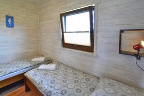 Casa | 2 dormitorios, mobiliario individual, ropa de cama