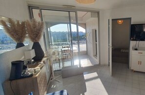 Interior - Carnon plage - Pleasant F2 + loggia port view + pkg, close to beaches and shops (Mauguio)