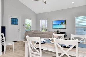 單棟房屋, 2 張加大雙人床 (Sea La) | 客廳