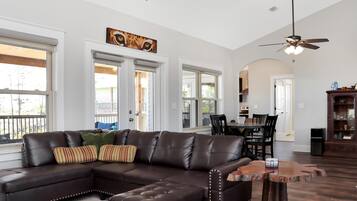 House, Multiple Beds (Treetops) | Living area