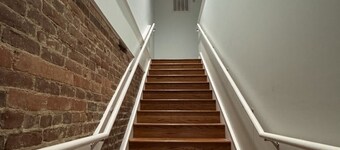 Stylish 2-bedroom apartment with WiFi, AC in fabulous downtown French Lick