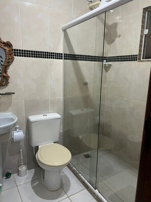 Standard Triple Room | Bathroom - Pousada Arara Búzios (Buzios)