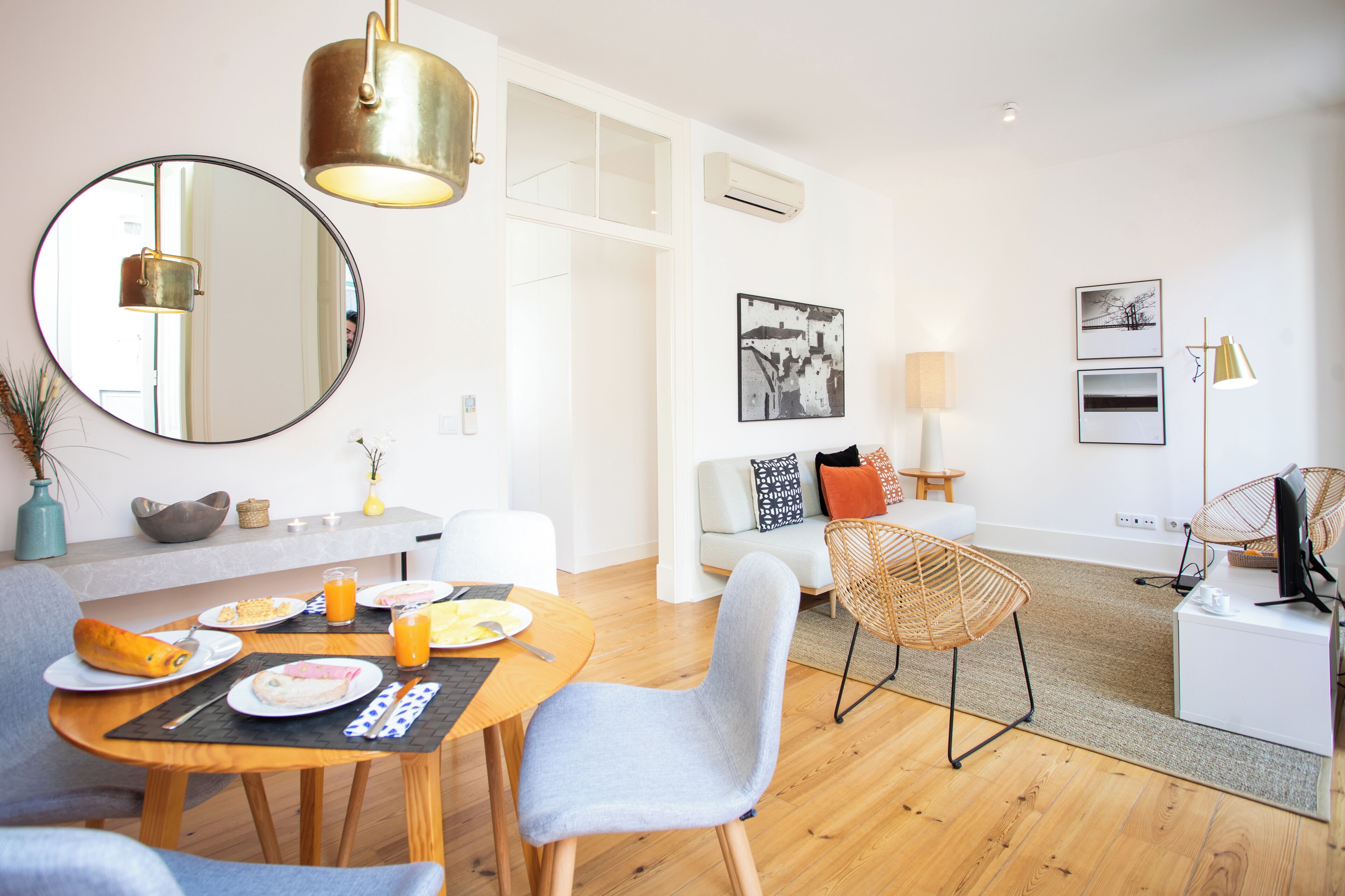 Apartment | Wohnbereich | Fernseher