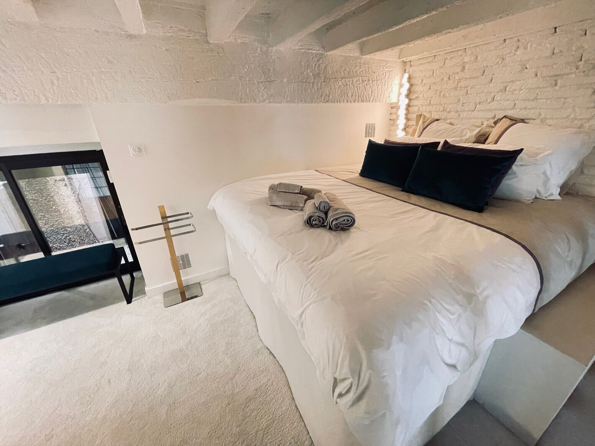 2 chambres, fer et planche à repasser, Wi-Fi, draps fournis