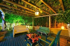 House | 5 bedrooms, desk, Internet