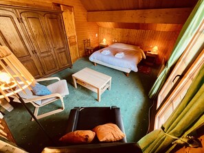 3 bedrooms, iron/ironing board, WiFi