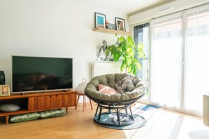 TV