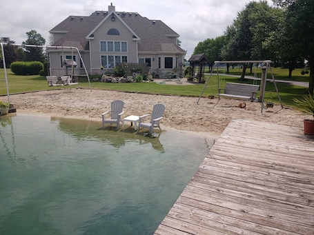 Pool. Super country setting, great place to relax w/ plenty of peace, quiet &fun await