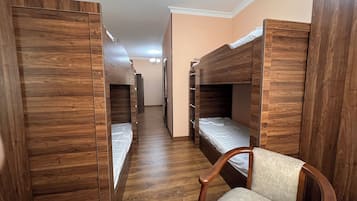 标准房 | 熨斗/熨板、免费 WiFi