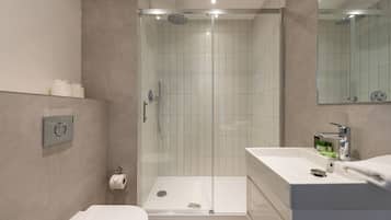Premier Apartment | Bathroom