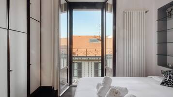 1 bedroom, desk, free WiFi, bed sheets