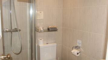 Deluxe Double Room, Ensuite, Sea View | Bathroom