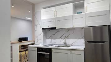 Studio, Garden View | Private kitchen
