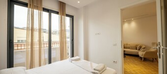 Tirent Apartment-Modern 1-Bedroom Stay Near Liqeni i Thatë