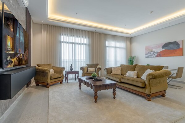 TV - Spacious 2-Bedroom Apartment in Al Aarid (Riyadh)