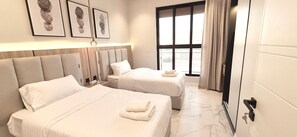 3 soverom, strykejern/-brett, sengetøy og rullestolvennlig