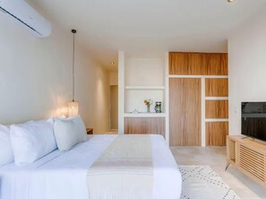 2 bedrooms, in-room safe, iron/ironing board, WiFi