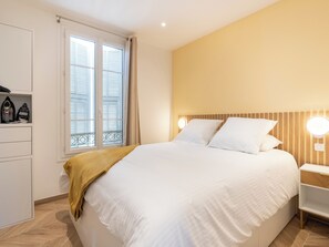 2 makuuhuonetta, silitysrauta/-lauta, Wi-Fi, vuodevaatteet