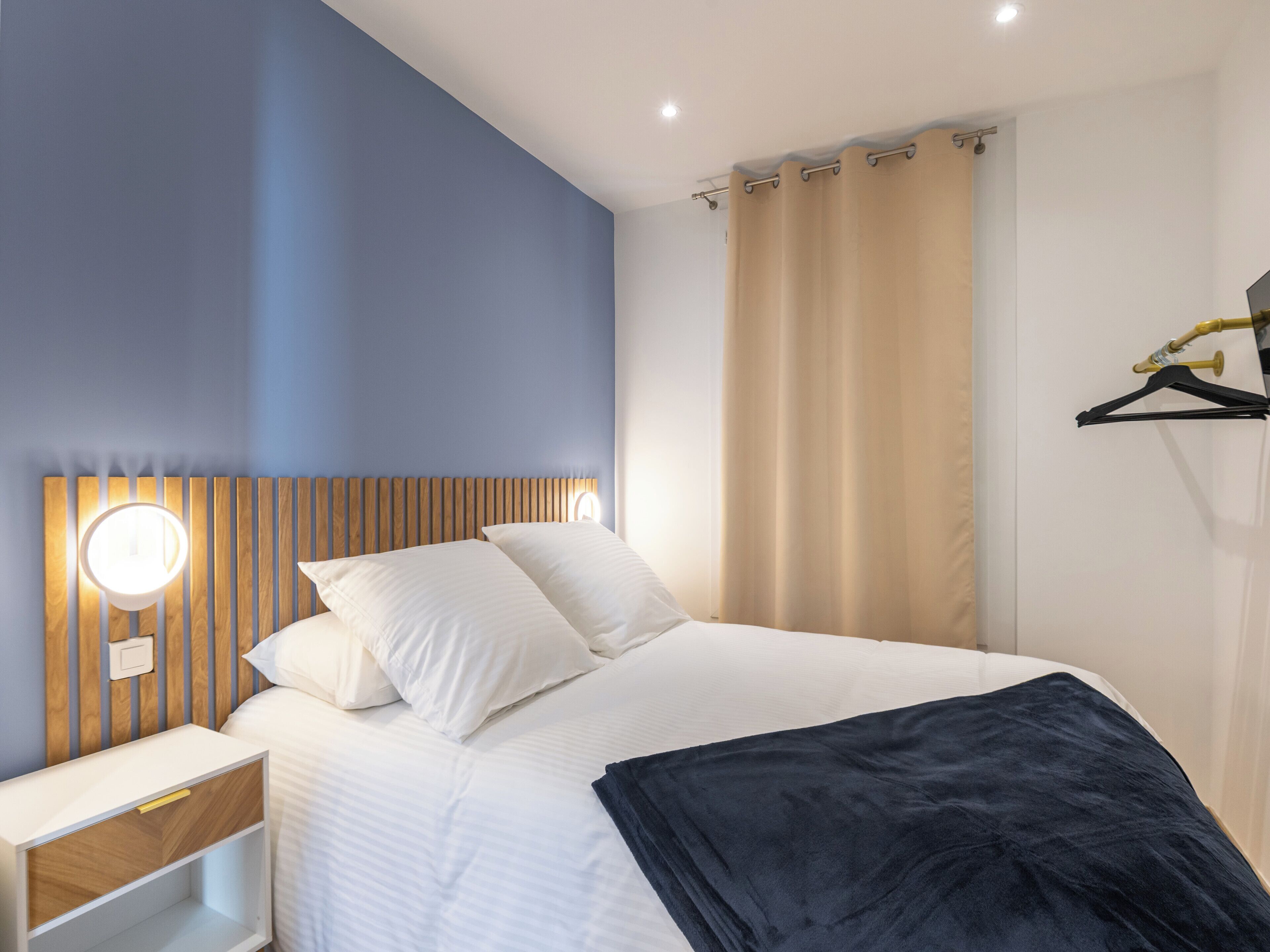 2 chambres, fer et planche à repasser, Wi-Fi, draps fournis