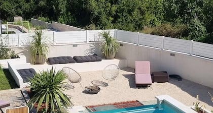 Charming 4-bedroom villa with AC, WiFi in lovely Duba Stonska