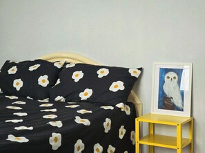 3 bedrooms, desk, iron/ironing board, free WiFi