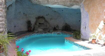 El Sol: Holiday home with cave pool! Enjoy mountains, beach and Granada/Malaga