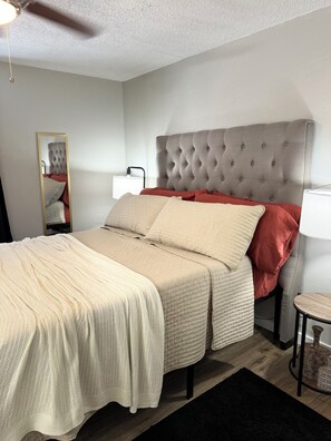 1 chambre, fer et planche à repasser, Wi-Fi, draps fournis