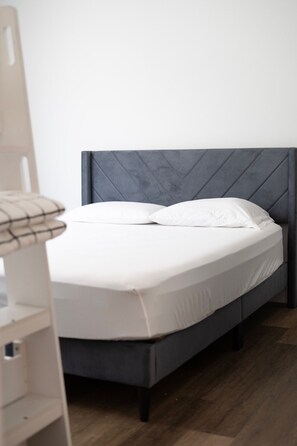 3 habitaciones, tabla de planchar con plancha y wifi gratis