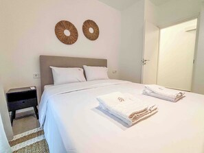 3 Schlafzimmer, Bügeleisen/Bügelbrett, WLAN, Bettwäsche