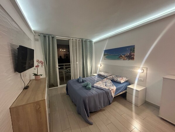 1 chambre, coffres-forts dans les chambres, fer et planche à repasser