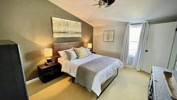 2 habitaciones, tabla de planchar con plancha, wifi y ropa de cama