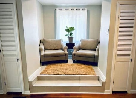 Interior. Spacious kid friendly apt near East Aurora